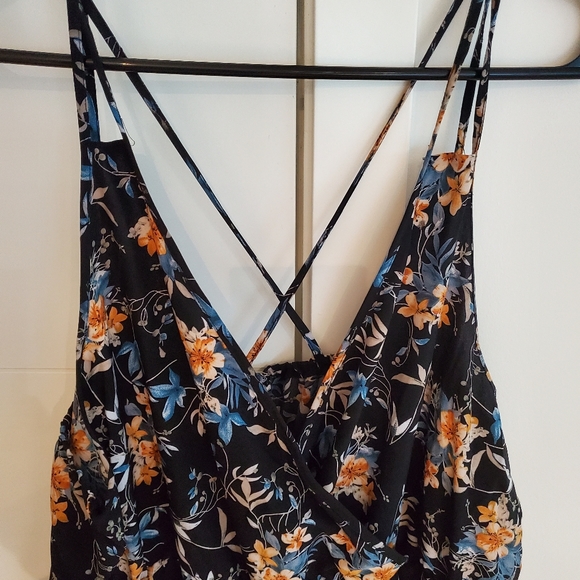 Floral Plunging Ruffled Hem Romper - New - Picture 7 of 8